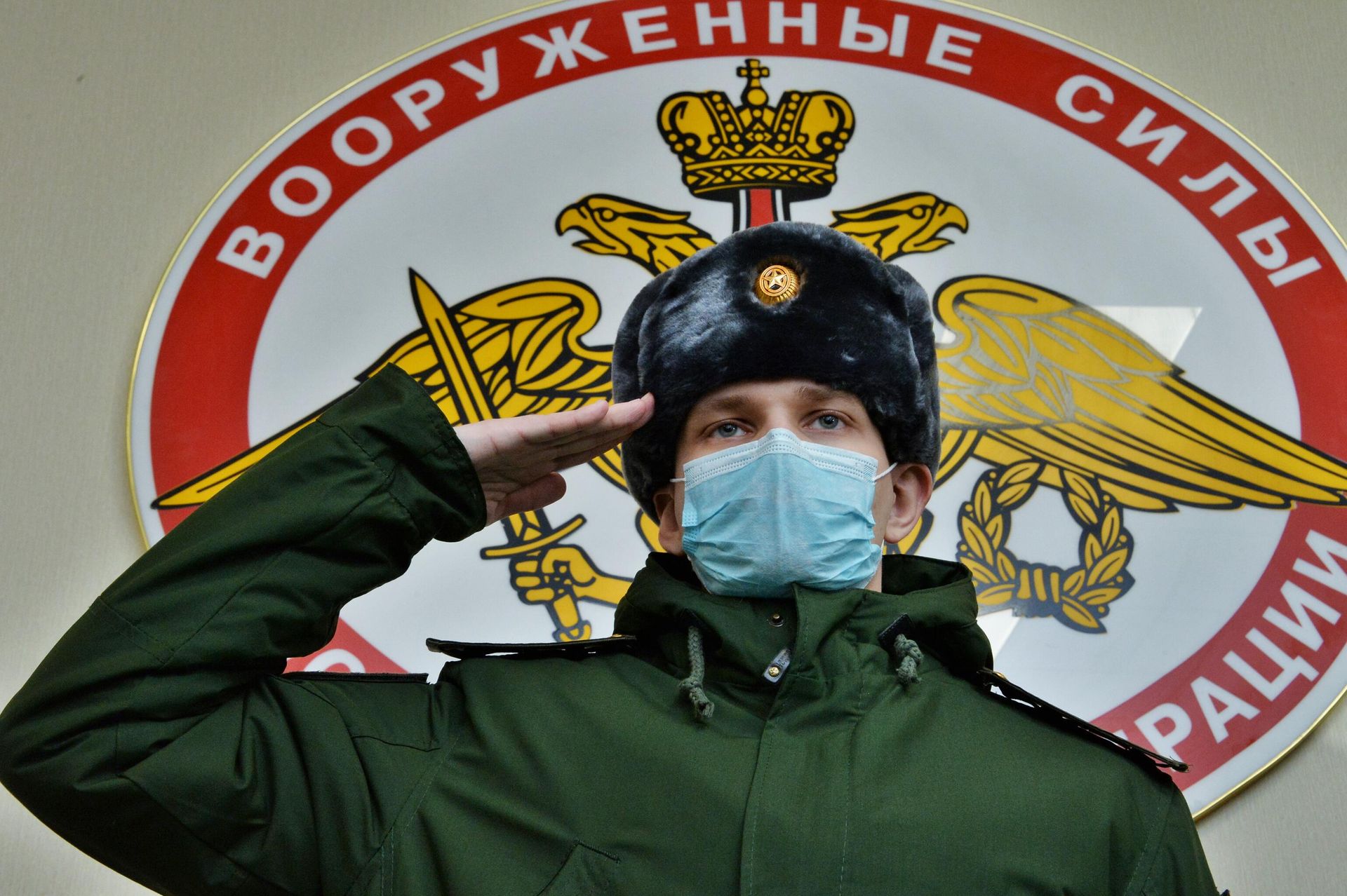 Призывник на сборном пункте военного комиссариата Москвы перед отправкой в войска Призывник на сборном пункте военного комиссариата Москвы перед отправкой в войска - РИА Новости, 1920, 21.12.2022