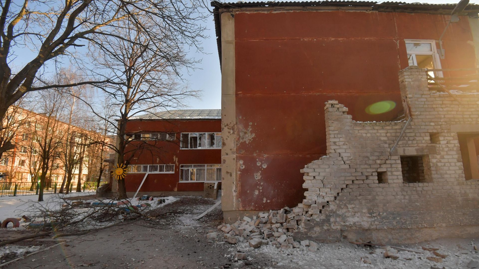 Детский сад в городе Ясиноватая, пострадавший в результате обстрела ВСУ - РИА Новости, 1920, 22.11.2022