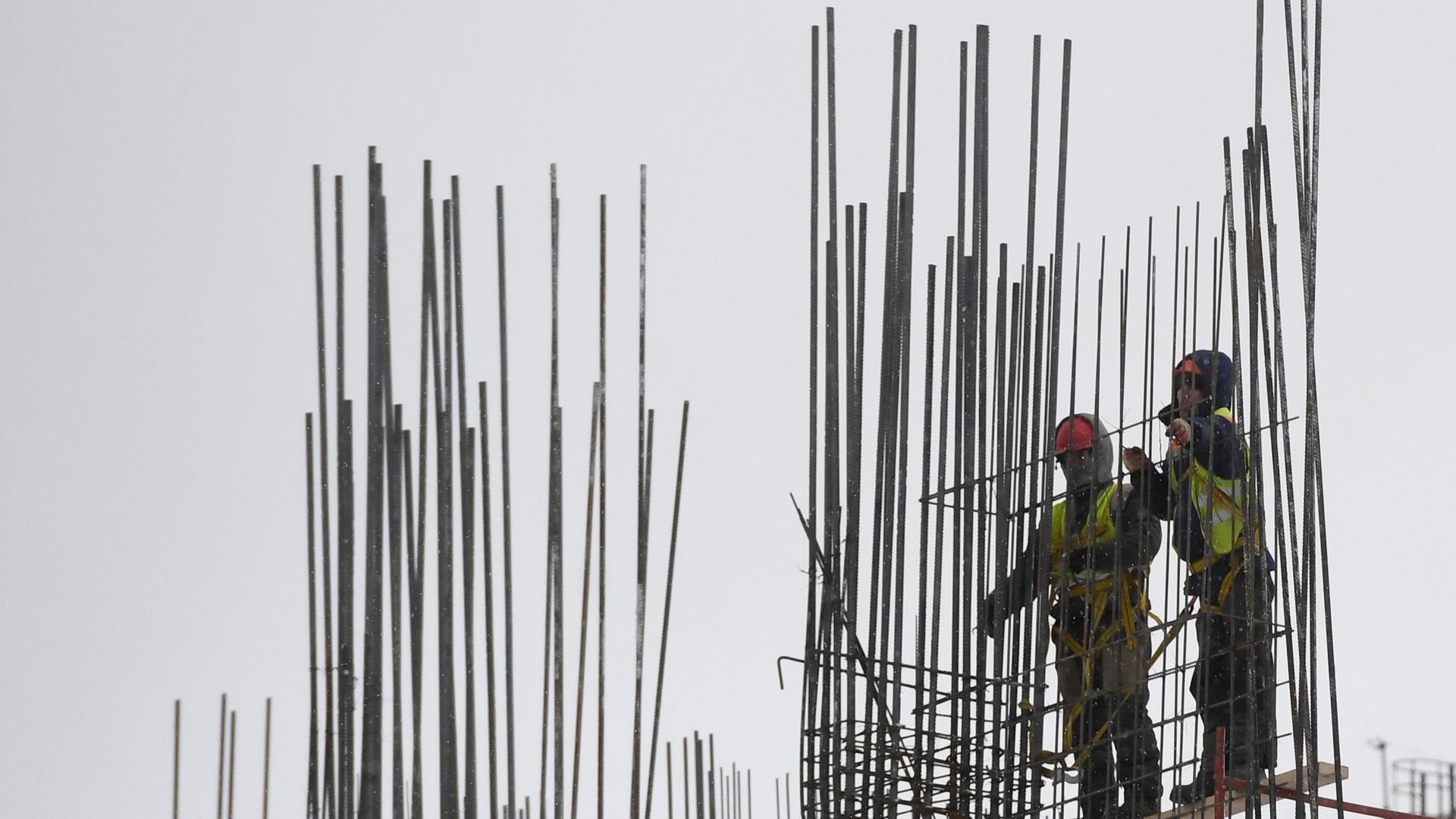 Рабочие на стройке  - РИА Новости, 1920, 11.08.2024