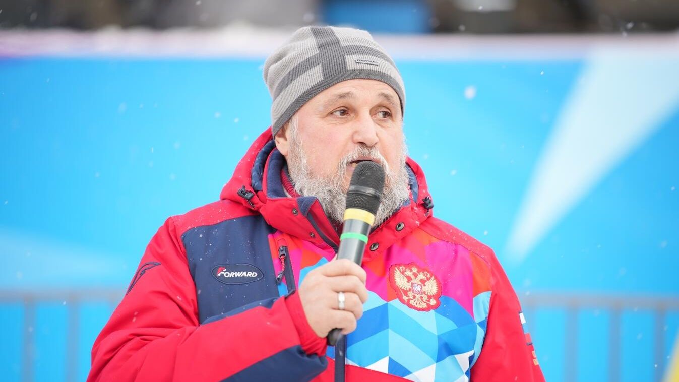 Сергей Цивилев дал старт открытию горнолыжного сезона в СТК Шерегеш Сергей Цивилев дал старт открытию горнолыжного сезона в СТК Шерегеш - РИА Новости, 1920, 12.11.2022