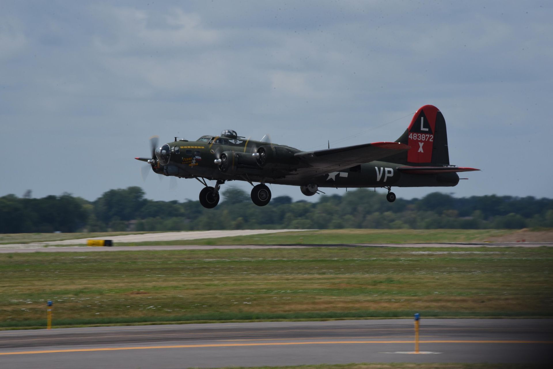 Бомбардировщик B-17 Flying Fortress Бомбардировщик B-17 Flying Fortress - РИА Новости, 1920, 13.11.2022