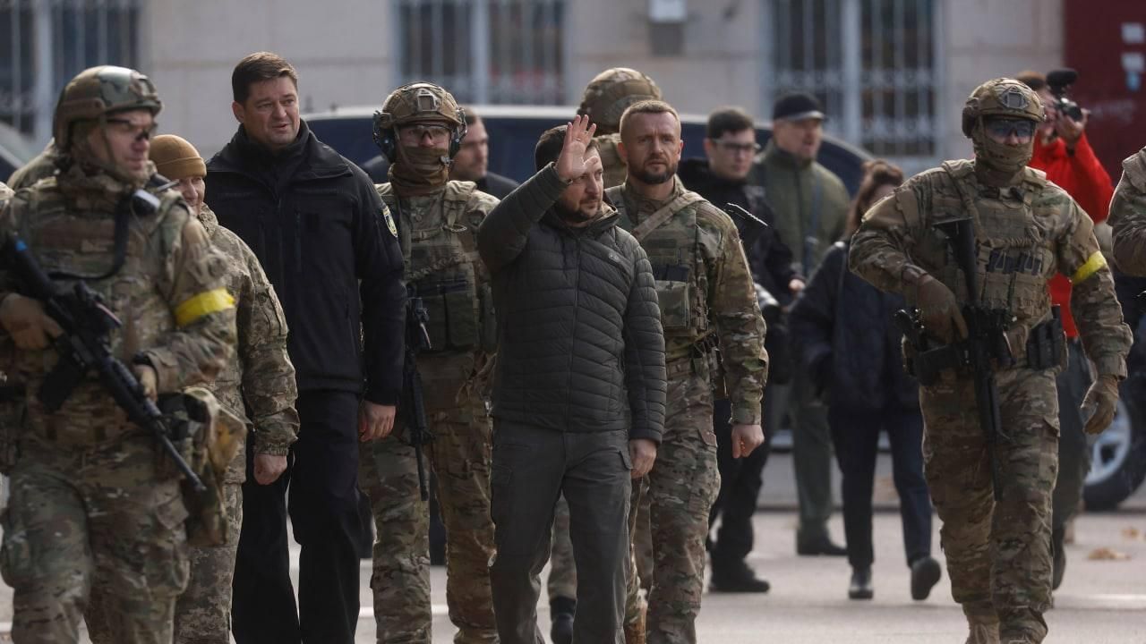 Президент Украины Владимир Зеленский в Херсоне Президент Украины Владимир Зеленский в Херсоне - РИА Новости, 1920, 14.11.2022