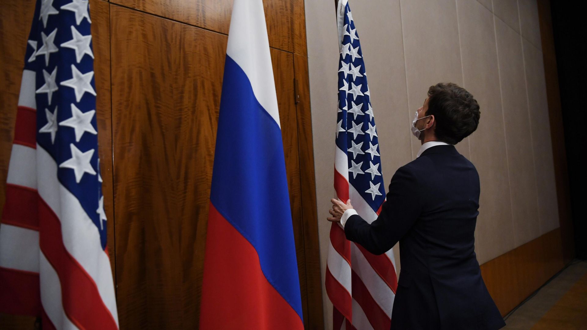 Флаги России и США Флаги России и США - РИА Новости, 1920, 30.01.2025