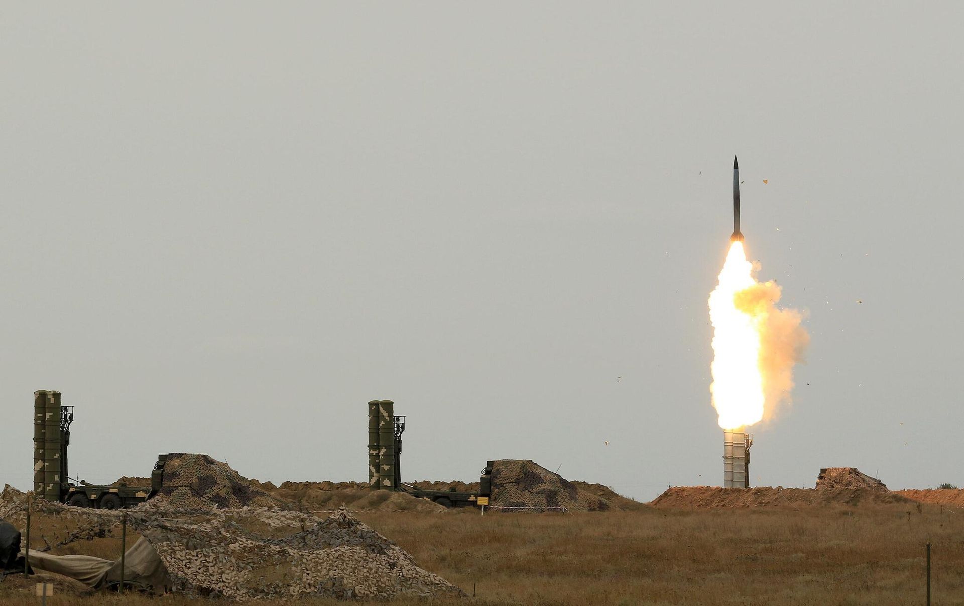 Украинская зенитно-ракетная система С-300ПС/ПТ во время учений Украинская зенитно-ракетная система С-300ПС/ПТ во время учений - РИА Новости, 1920, 10.05.2023