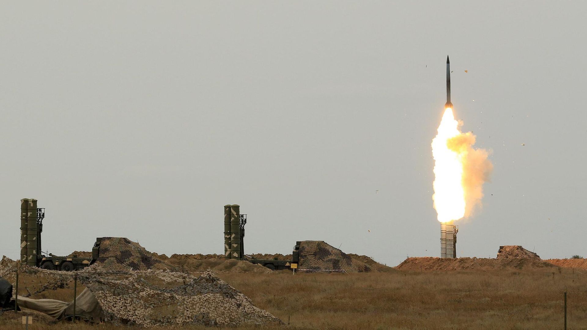Украинская зенитно-ракетная система С-300ПС/ПТ Украинская зенитно-ракетная система С-300ПС/ПТ - РИА Новости, 1920, 19.04.2023