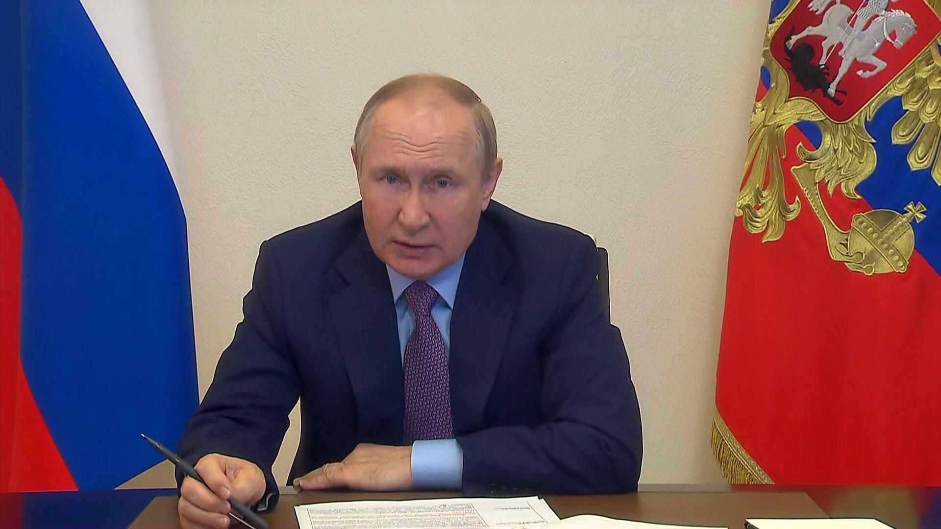 Путин: Добиться, чтобы автомобили стали более доступными для российских семей Путин: Добиться, чтобы автомобили стали более доступными для российских семей - РИА Новости, 1920, 16.11.2022