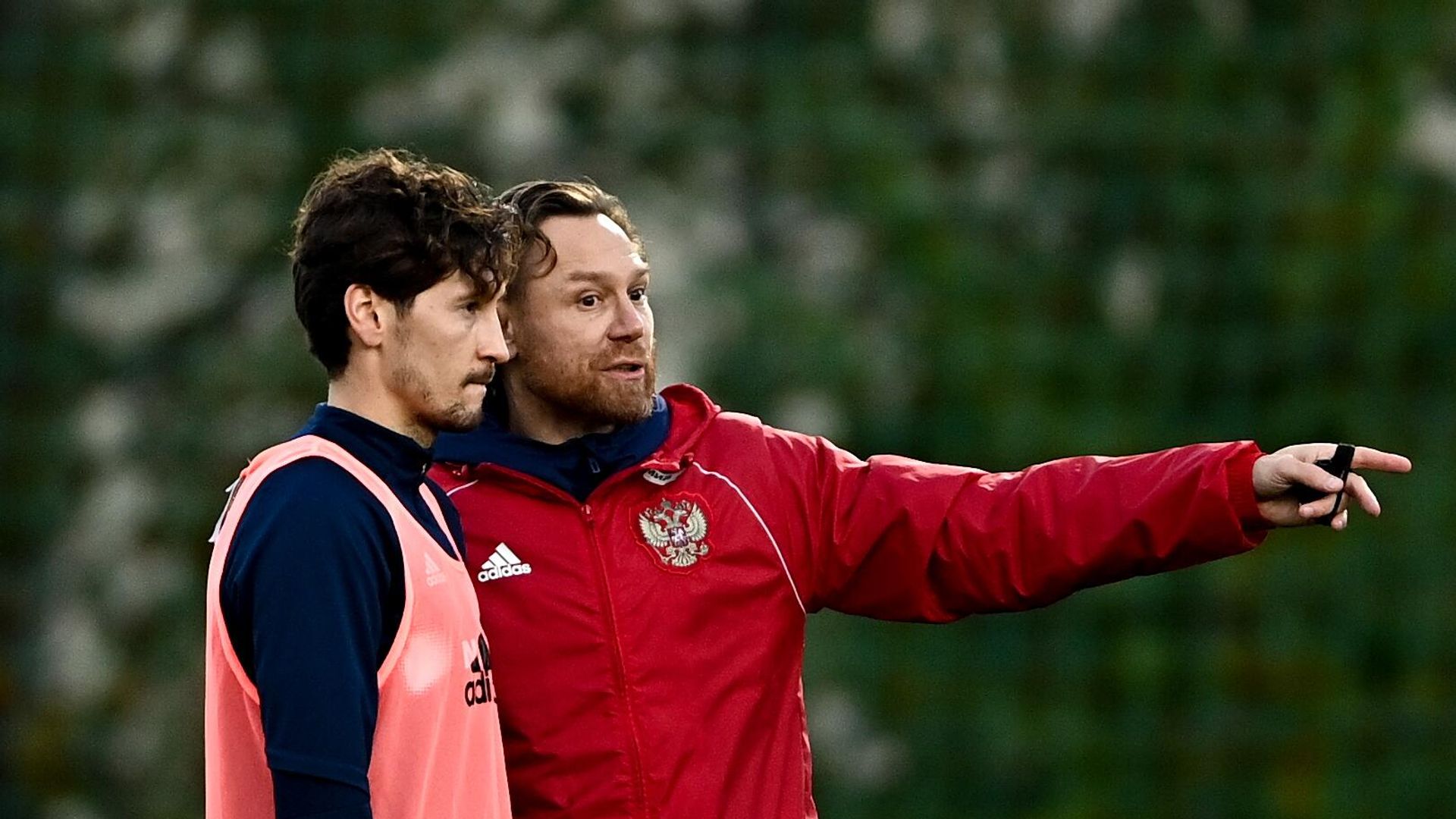 Валерий Карпин (справа) и Далер Кузяев Валерий Карпин (справа) и Далер Кузяев - РИА Новости, 1920, 23.03.2023