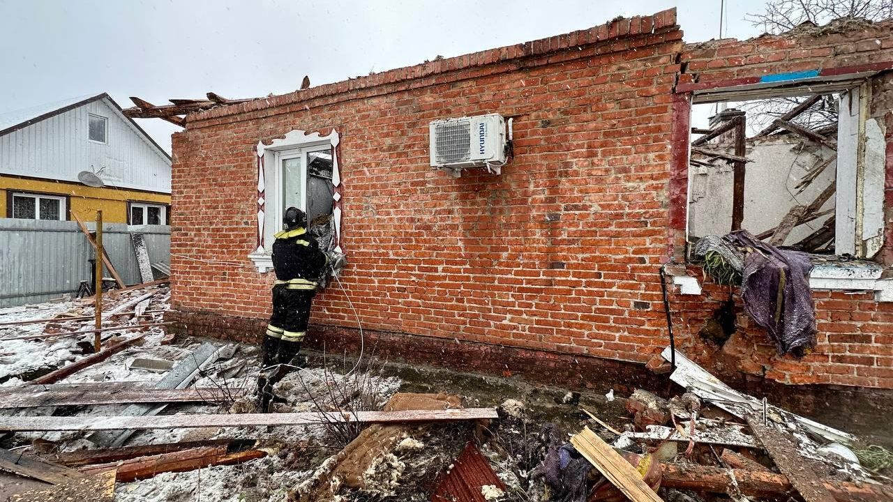 Последствия обстрела Шебекино Белгородской области Последствия обстрела Шебекино Белгородской области - РИА Новости, 1920, 28.08.2023