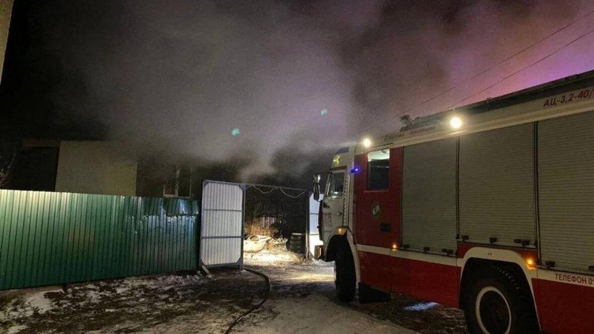 На месте пожара в селе Матвеевка Стерлитамакского района Башкирии На месте пожара в селе Матвеевка Стерлитамакского района Башкирии - РИА Новости, 1920, 18.11.2022