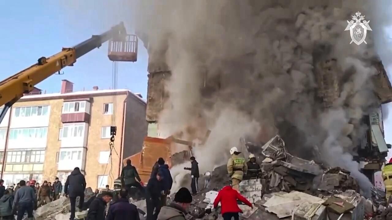 Разбор завалов после взрыва бытового газа в жилом доме, расположенном в поселке Тымовское Сахалинской области Разбор завалов после взрыва бытового газа в жилом доме, расположенном в поселке Тымовское Сахалинской области - РИА Новости, 1920, 19.11.2022