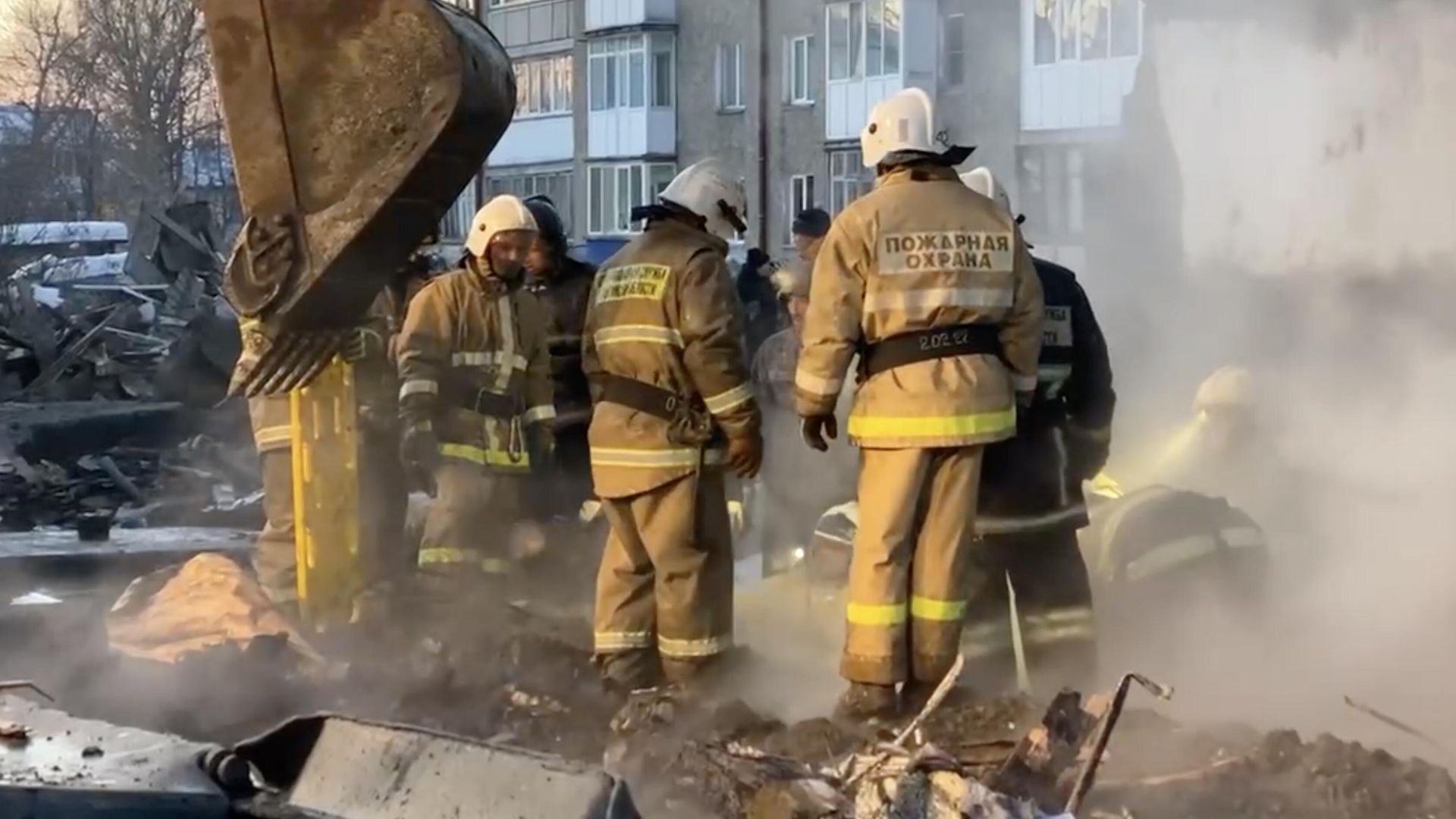 На месте обрушения дома в поселке Тымовское Сахалинской области. Кадр видео На месте обрушения дома в поселке Тымовское Сахалинской области. Кадр видео - РИА Новости, 1920, 19.11.2022