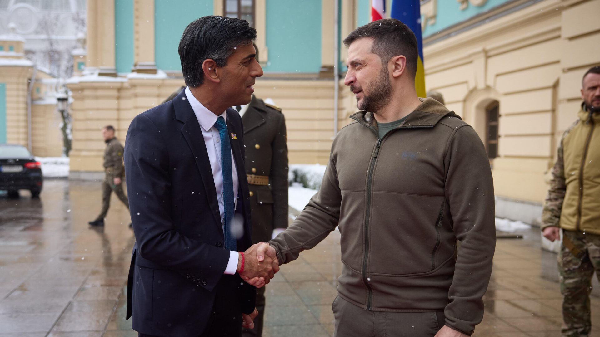 Премьер-министр Великобритании Риши Сунак и президент Украины Владимир Зеленский во время встречи в Киеве Премьер-министр Великобритании Риши Сунак и президент Украины Владимир Зеленский во время встречи в Киеве - РИА Новости, 1920, 20.11.2022