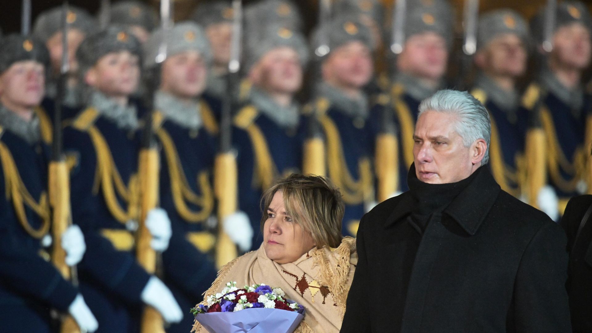 Президент Республики Куба Мигель Диас-Канель Бермудес с супругой Лис Куэста во время торжественной встречи в аэропорту Внуково-2 в Москве Президент Республики Куба Мигель Диас-Канель Бермудес с супругой Лис Куэста во время торжественной встречи в аэропорту Внуково-2 в Москве - РИА Новости, 1920, 21.11.2022