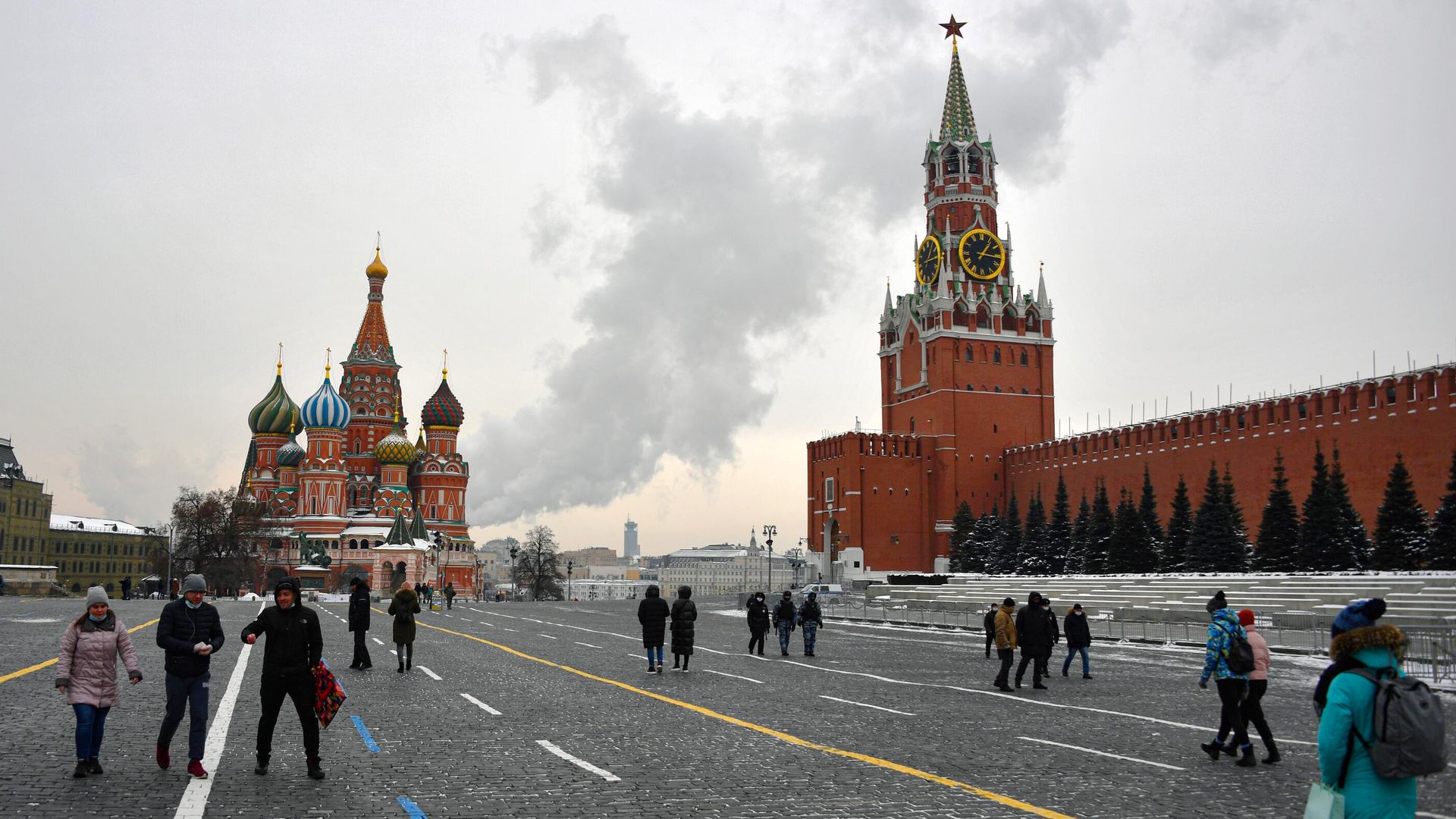 Прохожие на Красной площади в Москве Прохожие на Красной площади в Москве - РИА Новости, 1920, 01.02.2023