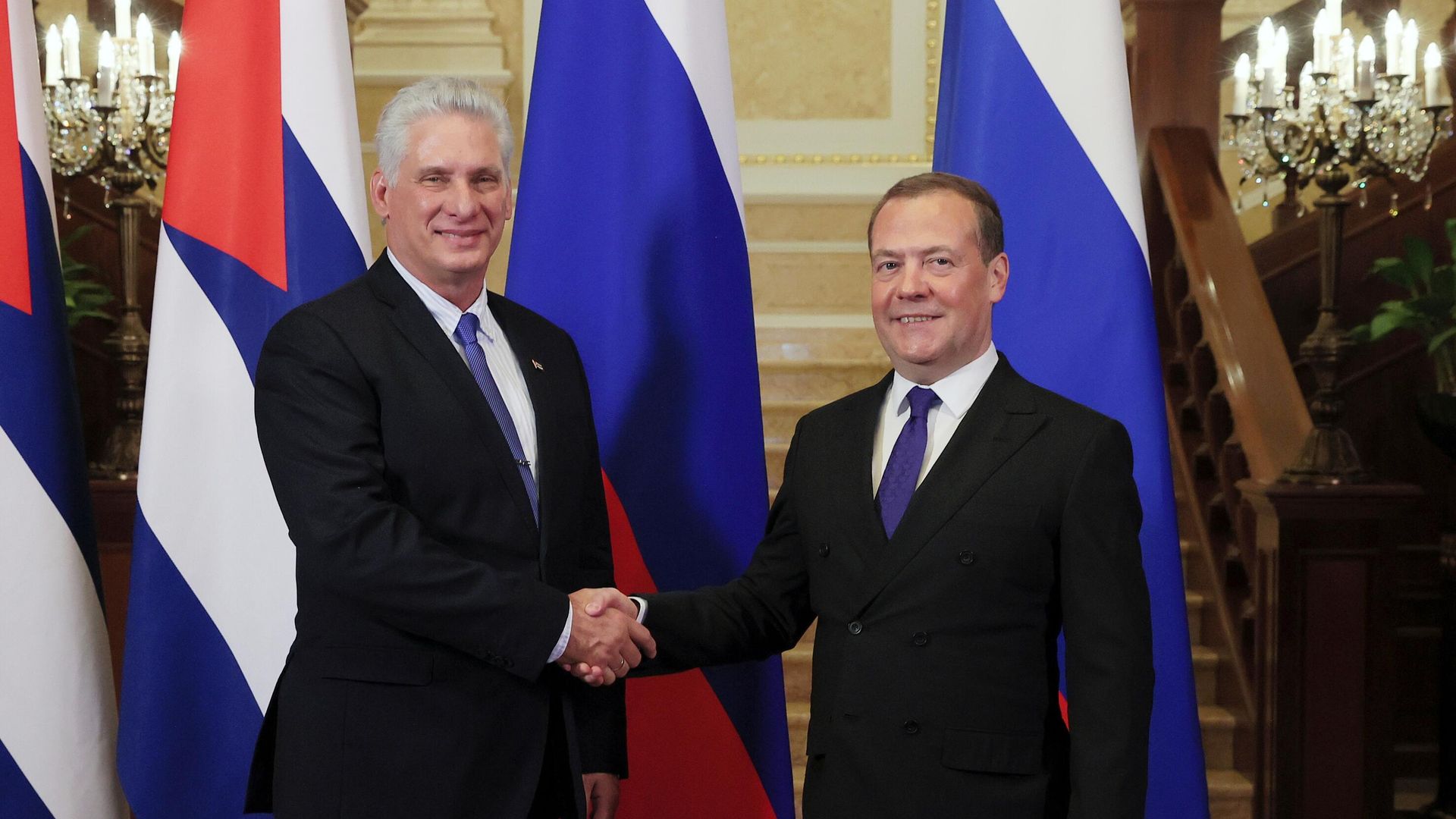 Заместитель председателя Совета безопасности РФ Дмитрий Медведев и президент Республики Куба Мигель Диас-Канель Бермудес во время встречи. 21 ноября 2022 Заместитель председателя Совета безопасности РФ Дмитрий Медведев и президент Республики Куба Мигель Диас-Канель Бермудес во время встречи. 21 ноября 2022 - РИА Новости, 1920, 21.11.2022