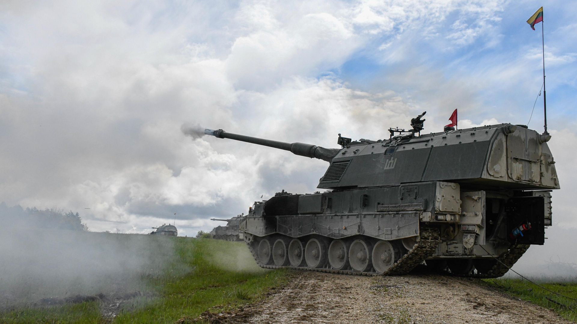 САУ Panzerhaubitze 2000 Вооруженных сил Литвы САУ Panzerhaubitze 2000 Вооруженных сил Литвы - РИА Новости, 1920, 21.11.2022