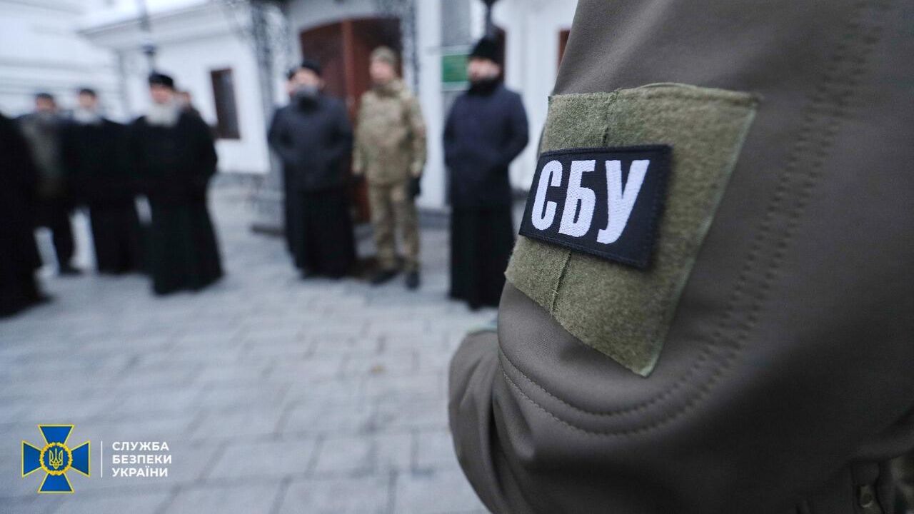 Сотрудники СБУ в Киево-Печерской лавре Сотрудники СБУ в Киево-Печерской лавре - РИА Новости, 1920, 22.11.2022