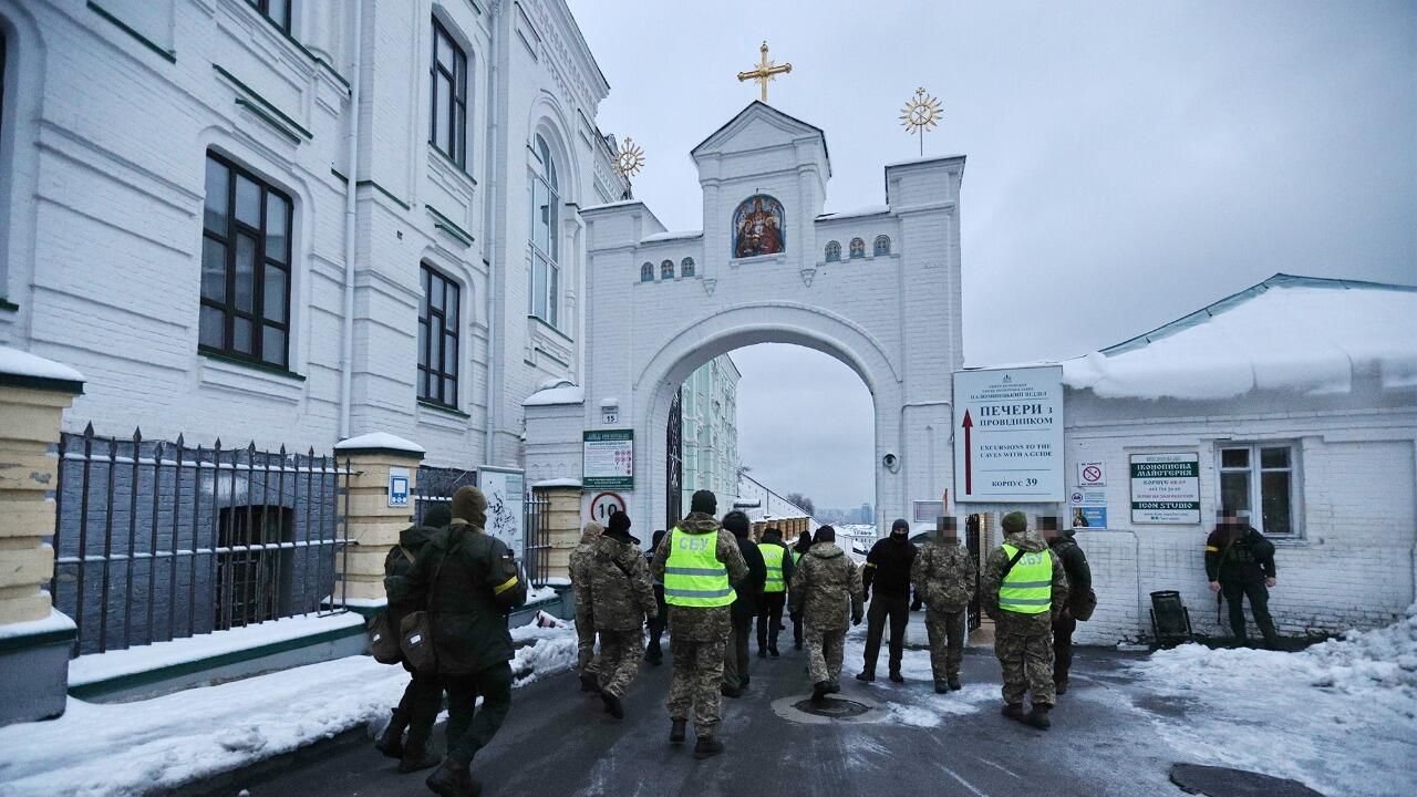 Сотрудники СБУ в Киево-Печерской лавре Сотрудники СБУ в Киево-Печерской лавре - РИА Новости, 1920, 22.11.2022