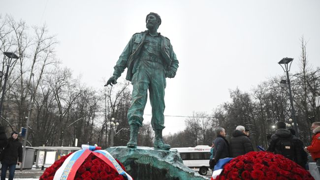 Памятник команданте Фиделю Кастро в Москве