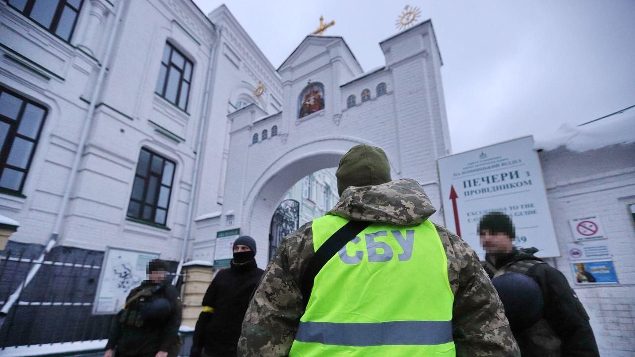 Сотрудники СБУ в Киево-Печерской лавре Сотрудники СБУ в Киево-Печерской лавре - РИА Новости, 1920, 23.11.2022