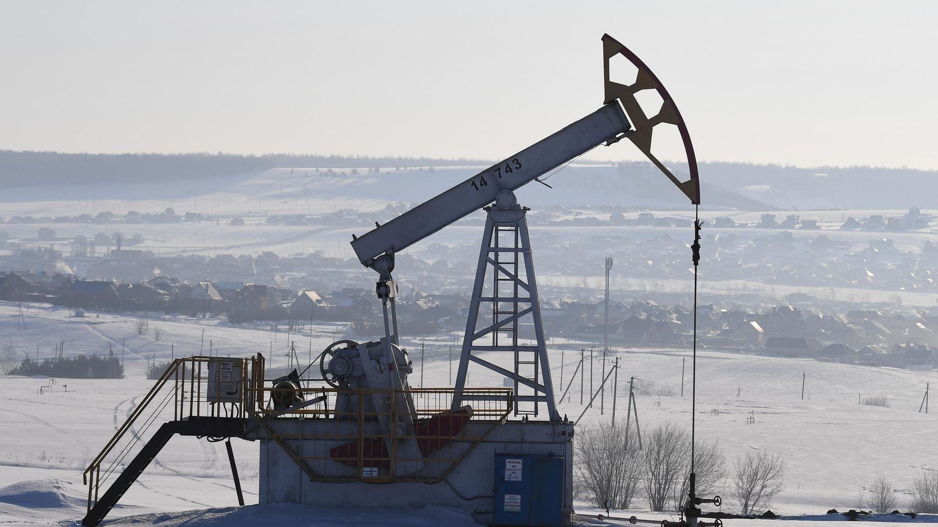 Нефтяная качалка в Альметьевском районе Республики Татарстан Нефтяная качалка в Альметьевском районе Республики Татарстан - РИА Новости, 1920, 20.12.2022