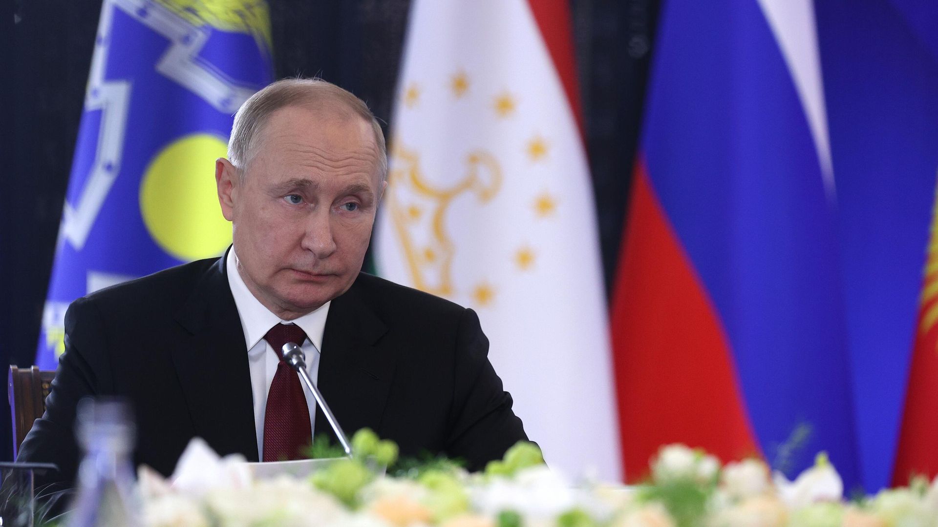 Президент РФ Владимир Путин принимает участие в очередной сессии Совета коллективной безопасности ОДКБ в Ереване Президент РФ Владимир Путин принимает участие в очередной сессии Совета коллективной безопасности ОДКБ в Ереване - РИА Новости, 1920, 23.11.2022