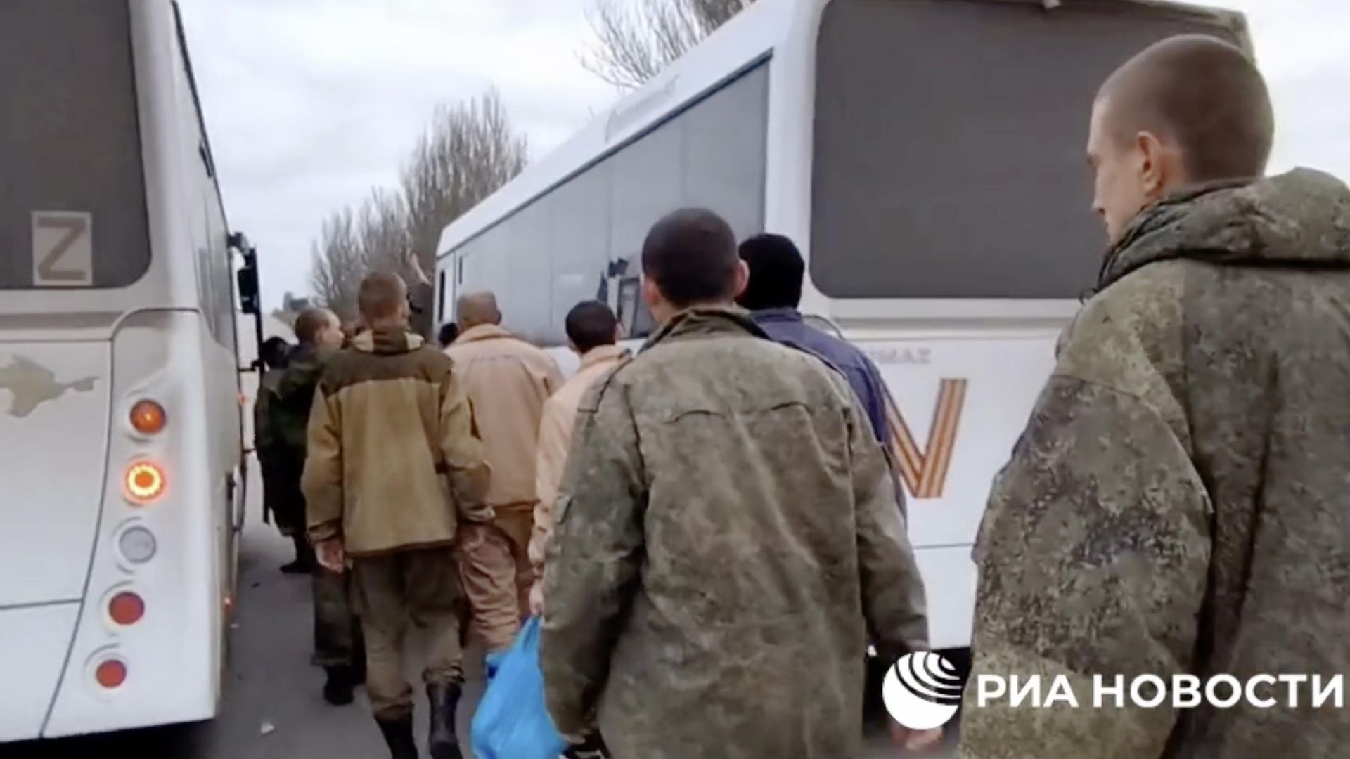 Возвращение российских военнослужащих, находившихся в украинском плену. Кадр видео Возвращение российских военнослужащих, находившихся в украинском плену. Кадр видео - РИА Новости, 1920, 04.10.2023