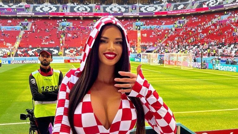 Хорватская болельщика Ивану Кнолль на чемпионате мира в Катаре Хорватская болельщика Ивану Кнолль на чемпионате мира в Катаре