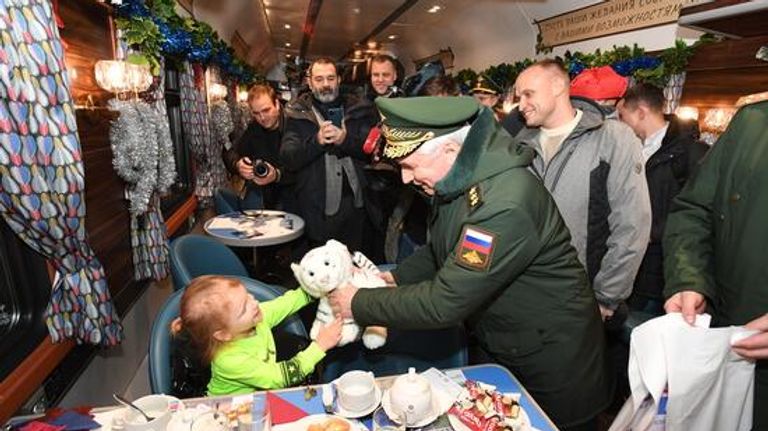 Минобороны с РЖД запустили для участников СВО туристический поезд до Великого Устюга Минобороны с РЖД запустили для участников СВО туристический поезд до Великого Устюга