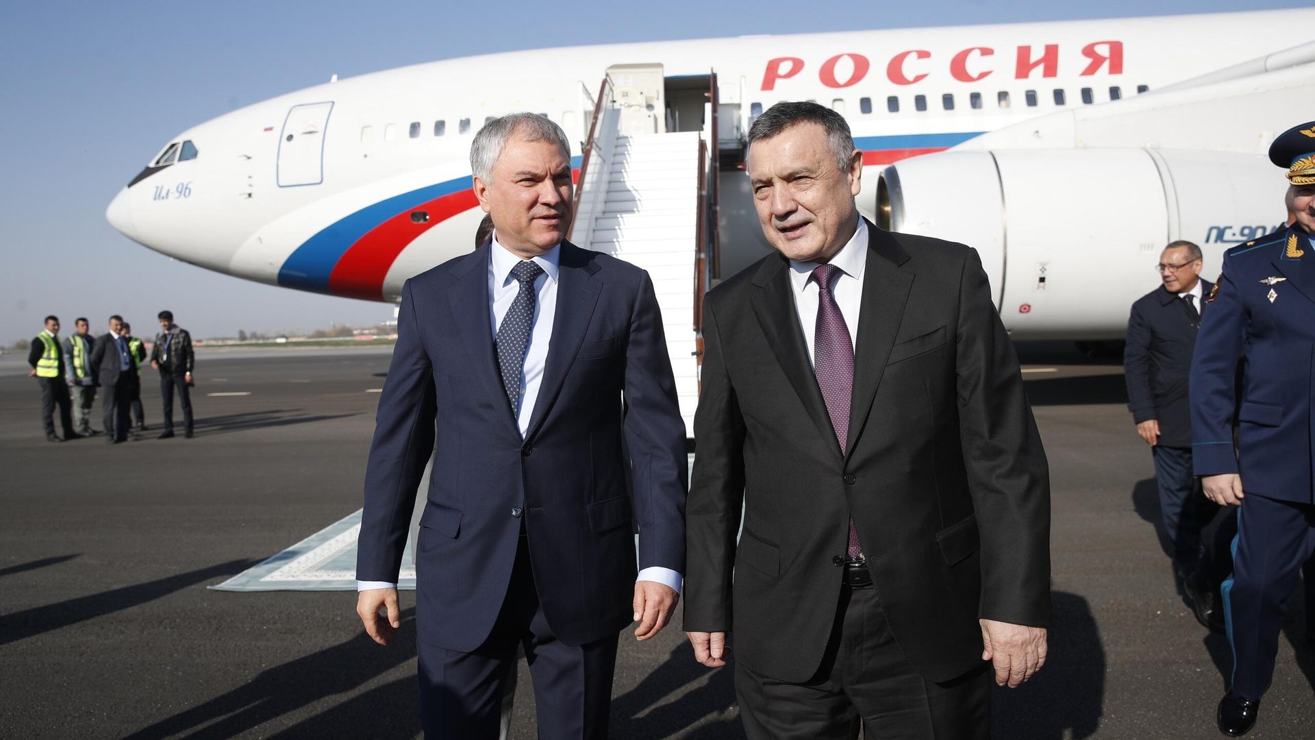 Председатель Государственной Думы России Вячеслав Володин и Председатель Законодательной палаты Олий Мажлиса Республики Узбекистан Нуриддин Исмоилов Председатель Государственной Думы России Вячеслав Володин и Председатель Законодательной палаты Олий Мажлиса Республики Узбекистан Нуриддин Исмоилов - РИА Новости, 1920, 27.11.2022