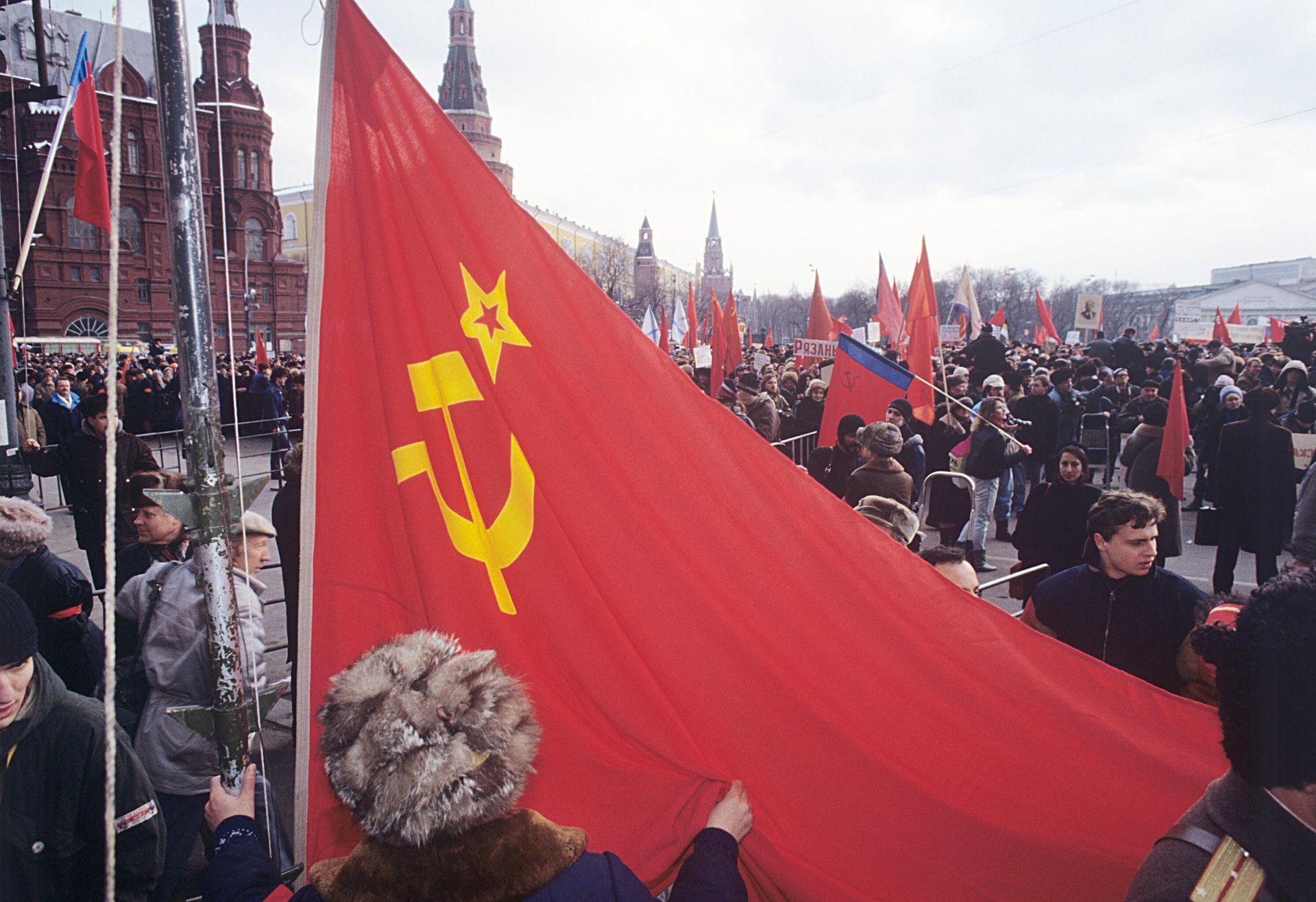 Митинг на Манежной площади, организованный РКРП и движением Трудовая Россия, названный Всенародным Вече советских народов, в годовщину Всесоюзного референдума о сохранении СССР Митинг на Манежной площади, организованный РКРП и движением Трудовая Россия, названный Всенародным Вече советских народов, в годовщину Всесоюзного референдума о сохранении СССР - РИА Новости, 1920, 20.06.2025