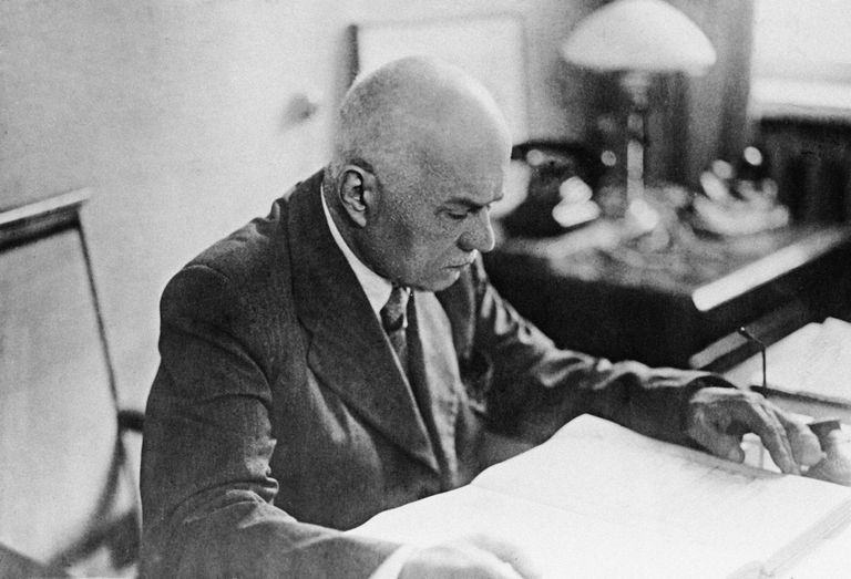 Архитектор Алексей Викторович Щусев Архитектор Алексей Викторович Щусев