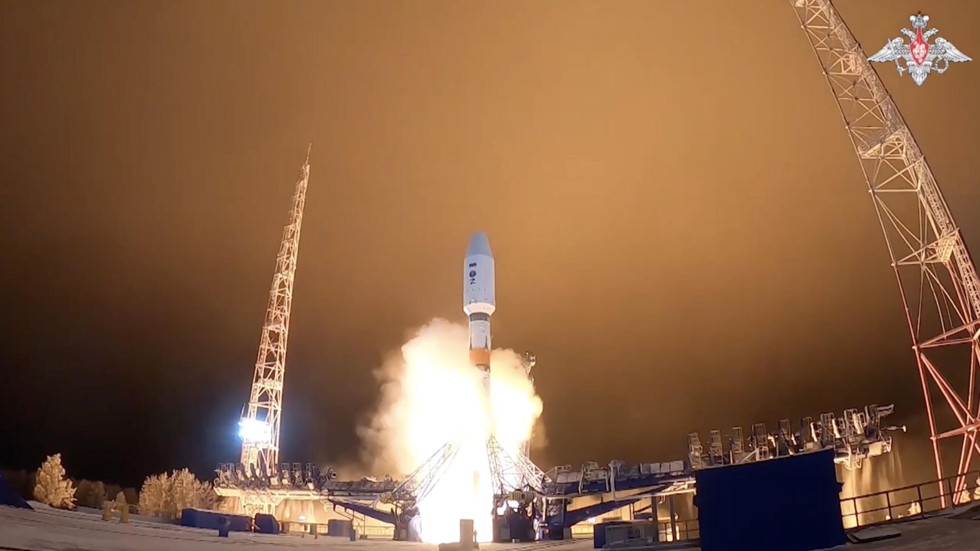 Пуск ракеты-носителя среднего класса Союз-2.1б с космодрома Плесецк. Кадр видео Пуск ракеты-носителя среднего класса Союз-2.1б с космодрома Плесецк. Кадр видео - РИА Новости, 1920, 01.12.2022