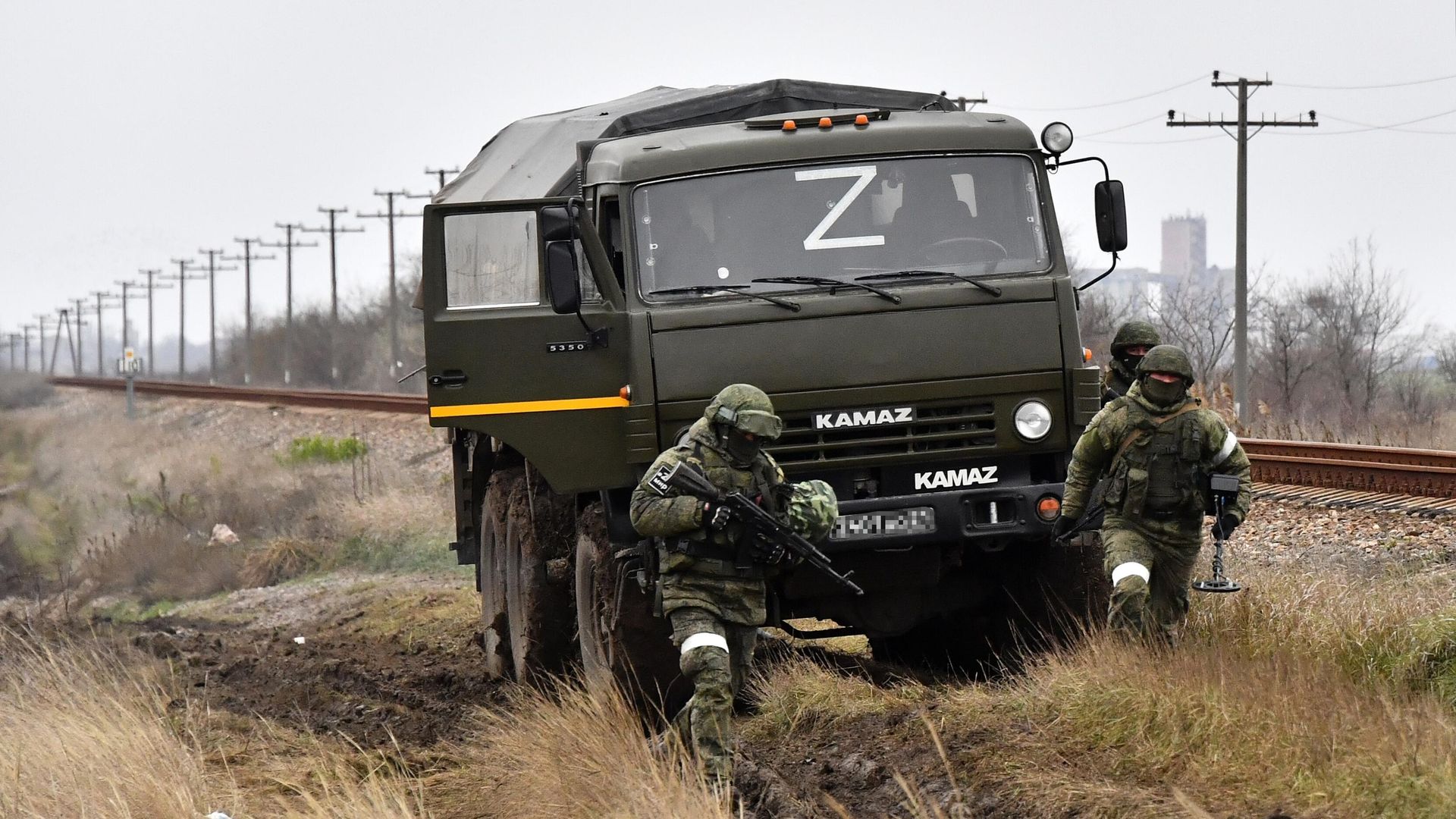 Военнослужащие Железнодорожных войск России ведут техническую разведку путей на Херсонском направлении Военнослужащие Железнодорожных войск России ведут техническую разведку путей на Херсонском направлении - РИА Новости, 1920, 14.12.2022