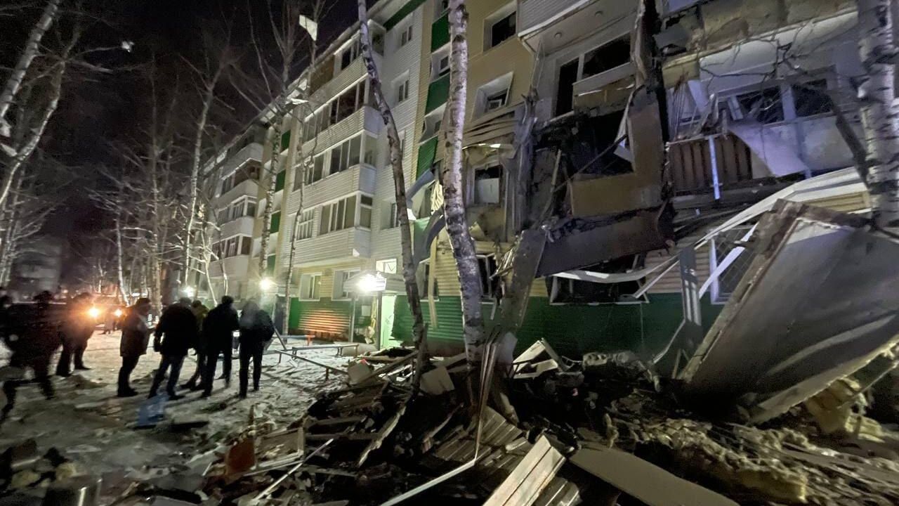 На месте взрыва бытового газа в многоэтажном доме в Нижневартовске На месте взрыва бытового газа в многоэтажном доме в Нижневартовске - РИА Новости, 1920, 19.11.2022