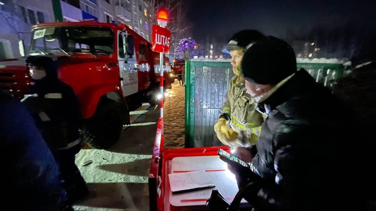 На месте взрыва бытового газа в многоэтажном доме в Нижневартовске - РИА Новости, 1920, 05.12.2022
