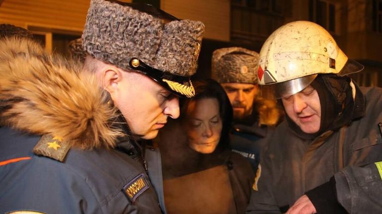 Глава МЧС РФ Александр Куренков на месте частичного обрушения жилого дома на улице Мира в Нижневартовске Глава МЧС РФ Александр Куренков на месте частичного обрушения жилого дома на улице Мира в Нижневартовске