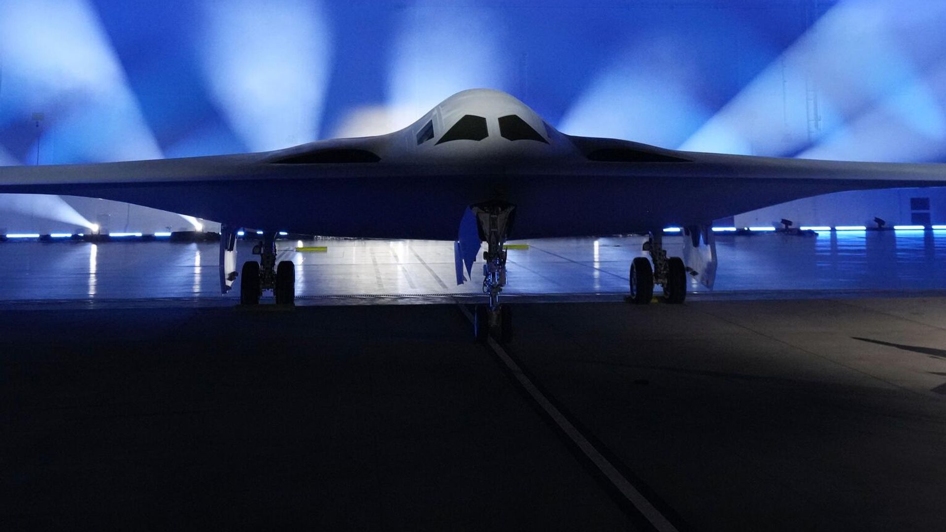 Презентация нового стратегического бомбардировщика B-21 Raider Презентация нового стратегического бомбардировщика B-21 Raider - РИА Новости, 1920, 08.11.2025