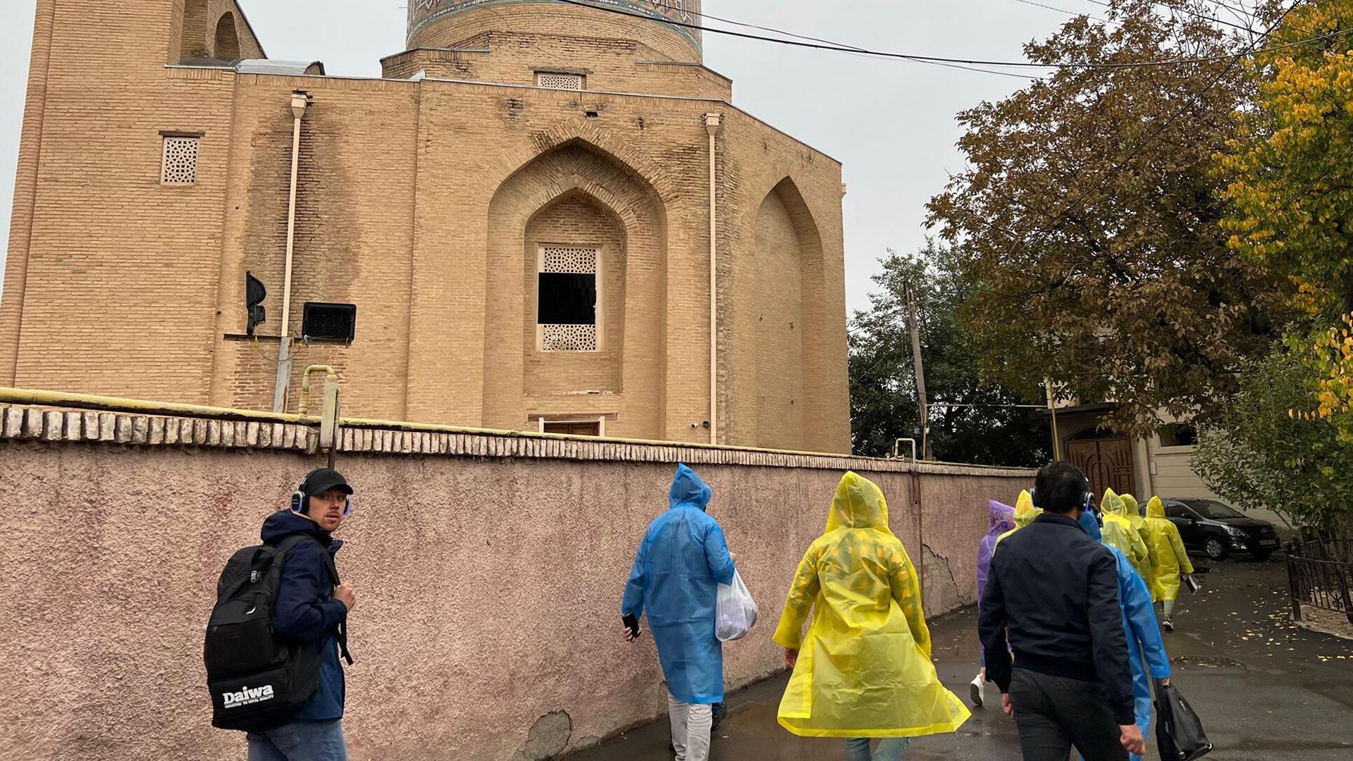 Туристы на экскурсии в Самарканде Туристы на экскурсии в Самарканде - РИА Новости, 1920, 26.04.2023