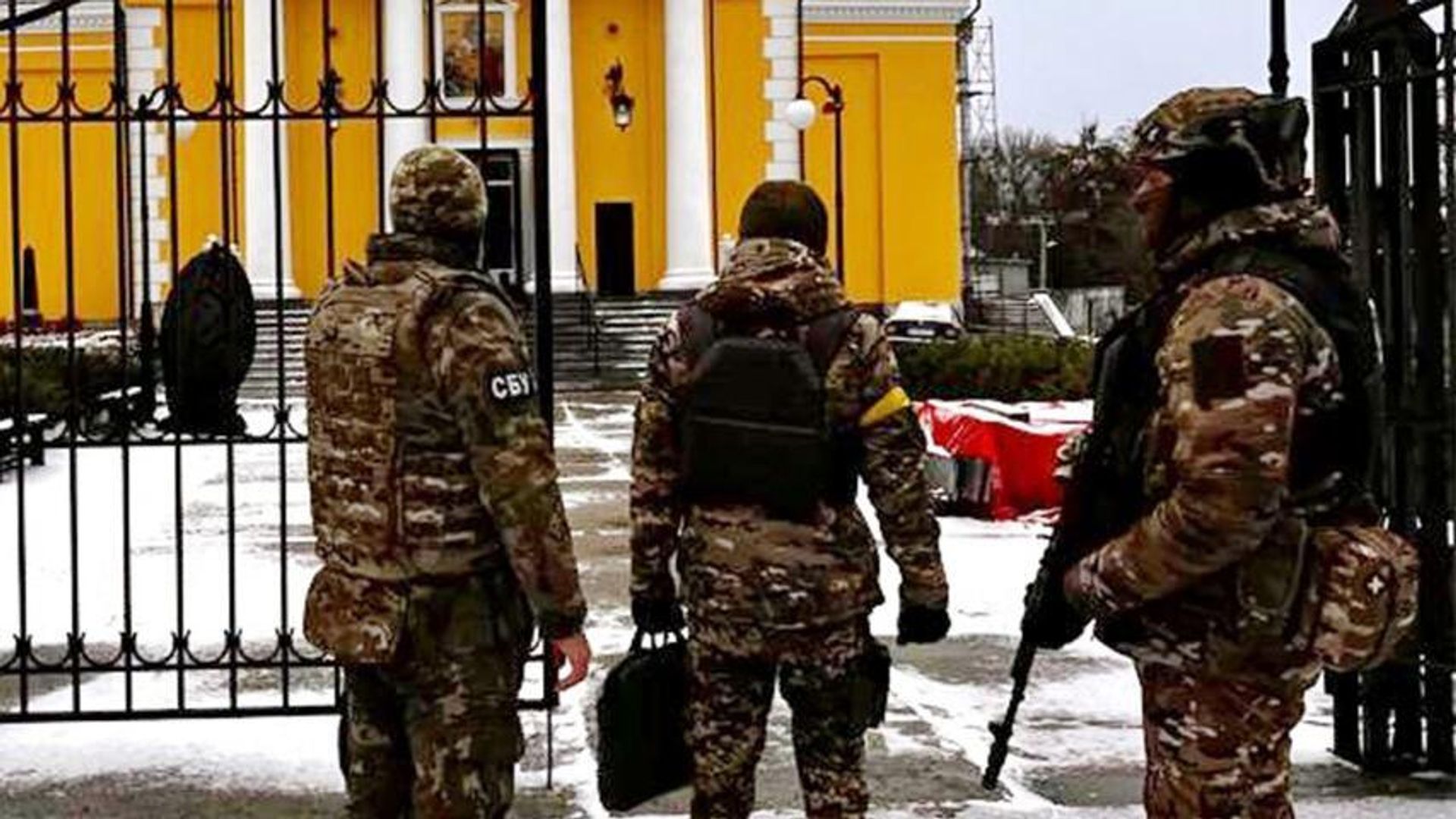 Сотрудники СБУ во время проверки на объектах канонической Украинской православной церкви (УПЦ) Сотрудники СБУ во время проверки на объектах канонической Украинской православной церкви (УПЦ) - РИА Новости, 1920, 13.12.2022