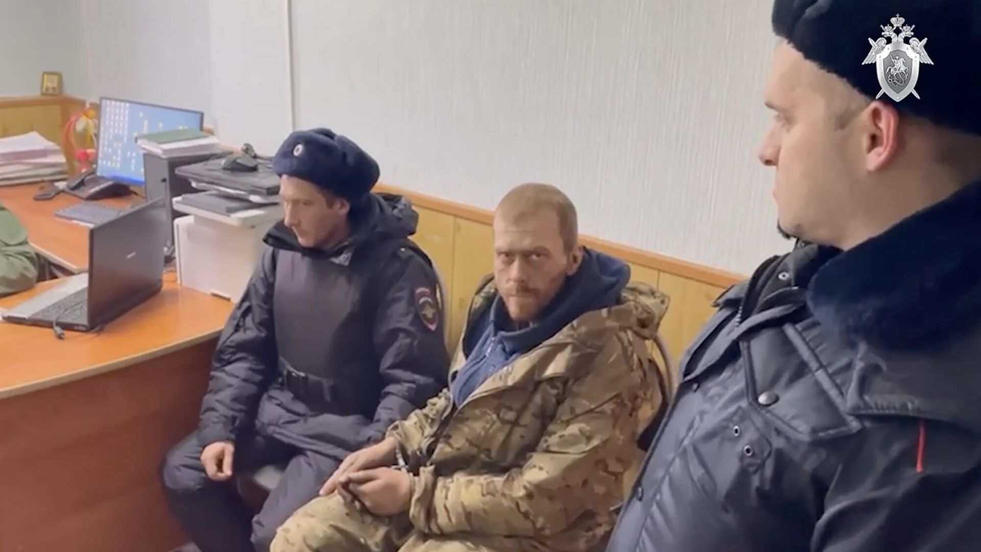 Подозреваемый в стрельбе по полицейским в Новошахтинске Подозреваемый в стрельбе по полицейским в Новошахтинске - РИА Новости, 1920, 09.12.2022