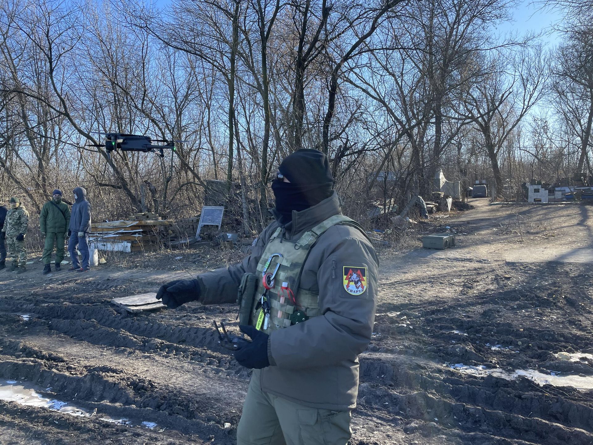 Начальник Центра беспилотных систем с позывным Инок запускает квадрокоптер с руки - РИА Новости, 1920, 01.12.2023