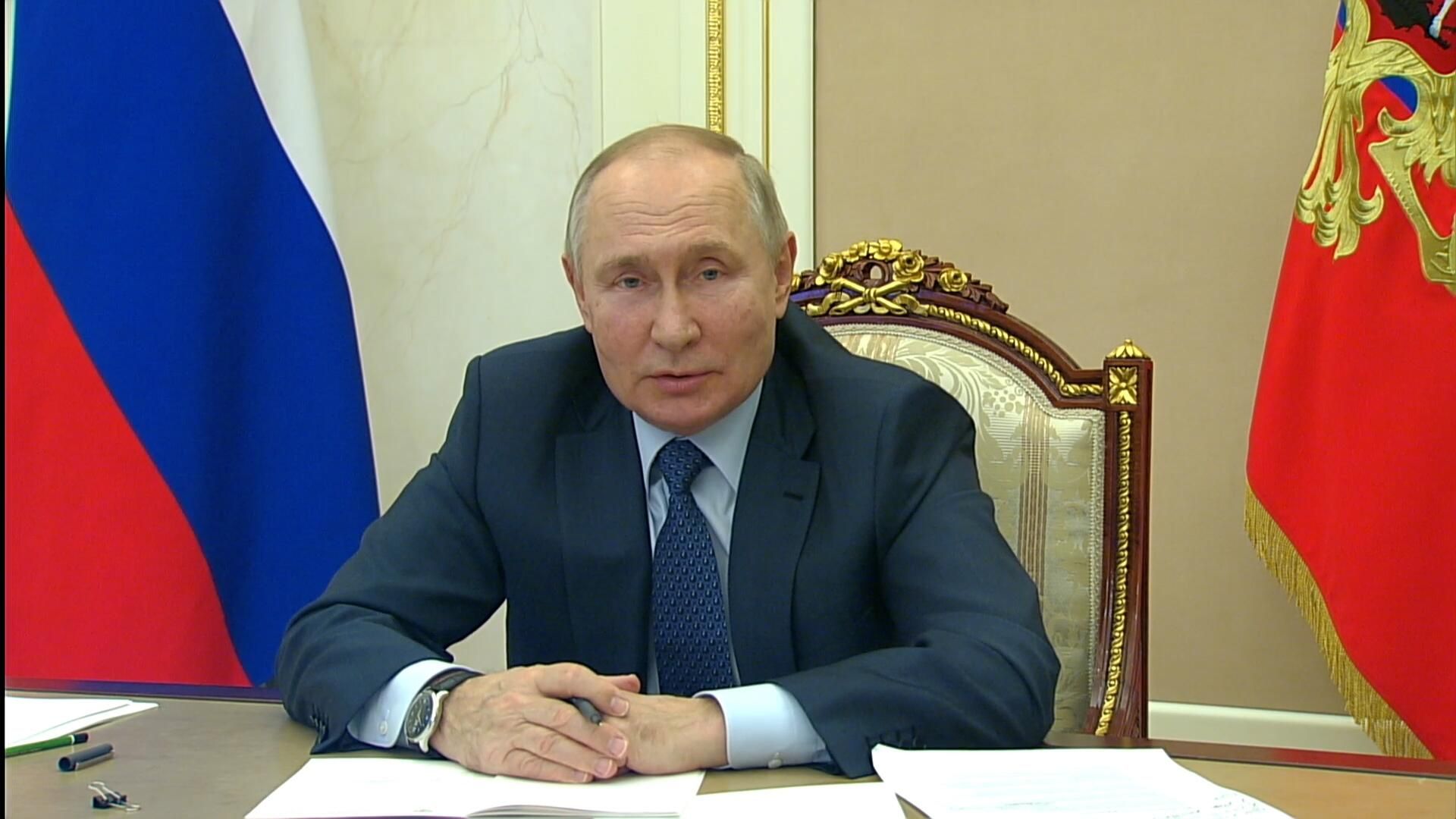 Мы с ума не сошли. Путин о возможности ядерной войны и использования Россией ядерного оружия Мы с ума не сошли. Путин о возможности ядерной войны и использования Россией ядерного оружия - РИА Новости, 1920, 07.12.2022