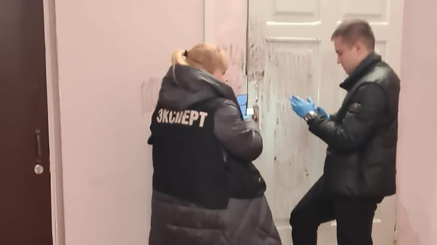 Сотрудники правоохранительных органов на месте происшествия в школе Нижневартовска Сотрудники правоохранительных органов на месте происшествия в школе Нижневартовска - РИА Новости, 1920, 08.12.2022