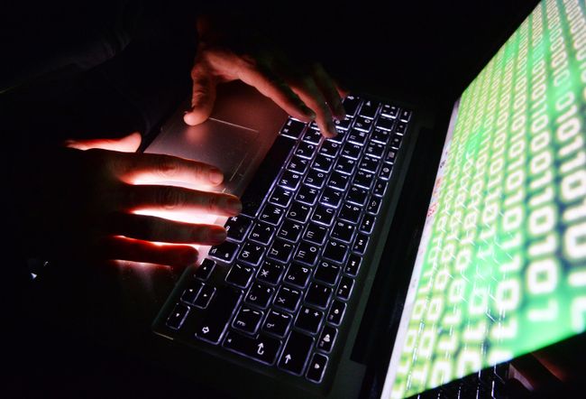 Вирус-вымогатель атаковал IT-системы компаний в разных странах