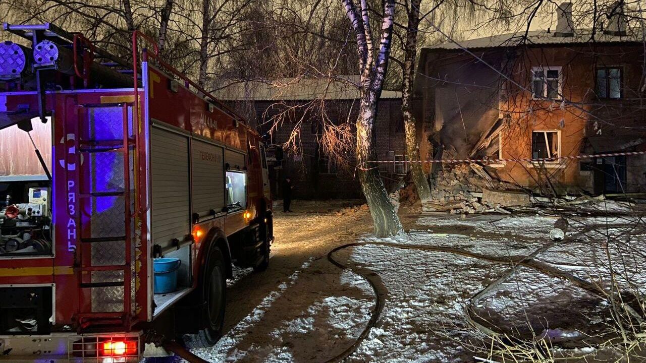 На месте частичного обрушения двухэтажного дома в Рязани - РИА Новости, 1920, 10.12.2022