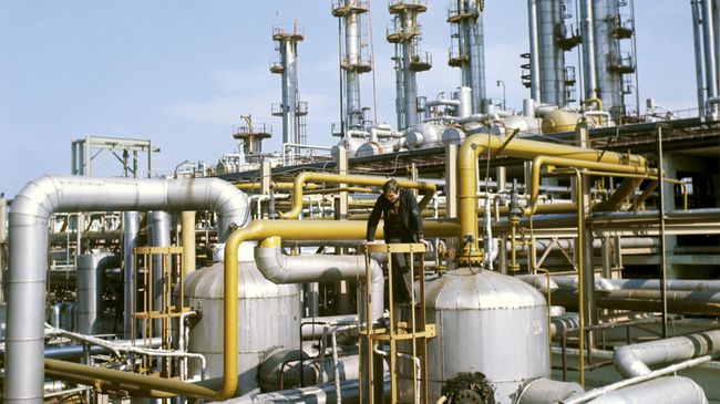 Участок газоразделения производства полиэтилена. Новополоцкий химкомбинат. 1973 год Участок газоразделения производства полиэтилена. Новополоцкий химкомбинат. 1973 год