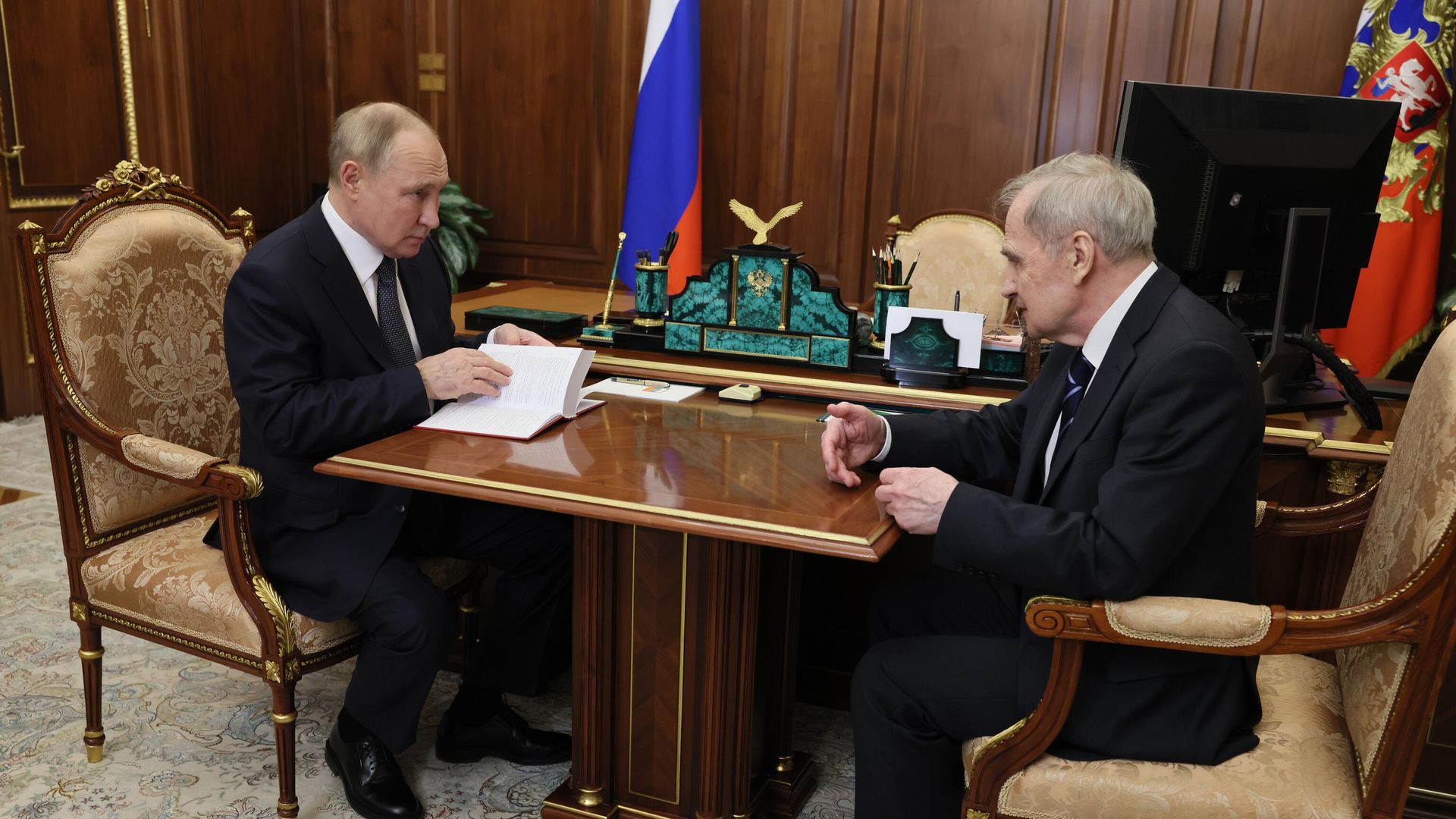 Президент РФ Владимир Путин и председатель Конституционного суда РФ Валерий Зорькин во время встречи в День Конституции - РИА Новости, 1920, 12.12.2022