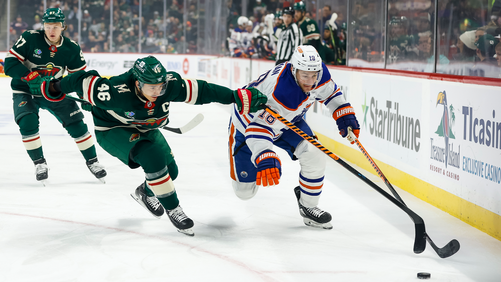 Эпизод матча Миннесота Уайлд - Эдмонтон Ойлерз Эпизод матча Миннесота Уайлд - Эдмонтон Ойлерз - РИА Новости, 1920, 13.12.2022