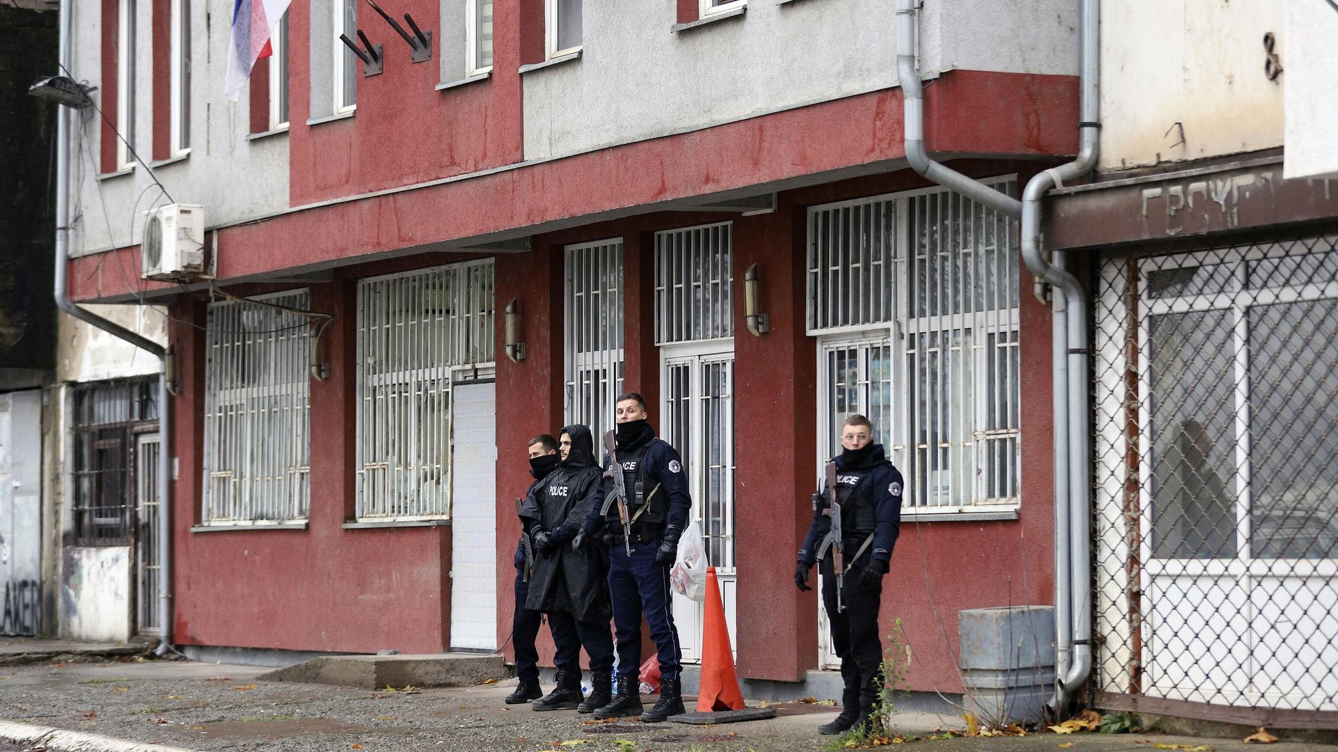 Сотрудники полиции Косово в Митровице Сотрудники полиции Косово в Митровице - РИА Новости, 1920, 13.12.2022